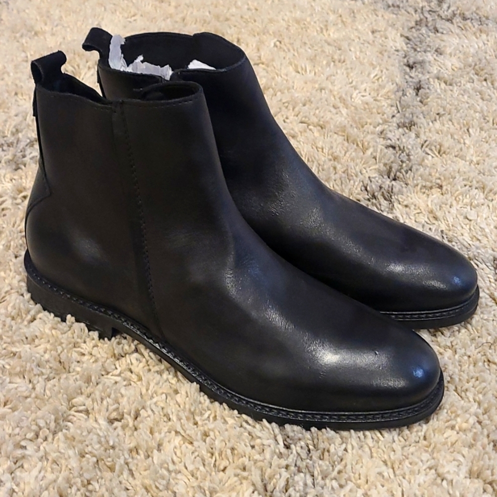 Black Chelsea Boot